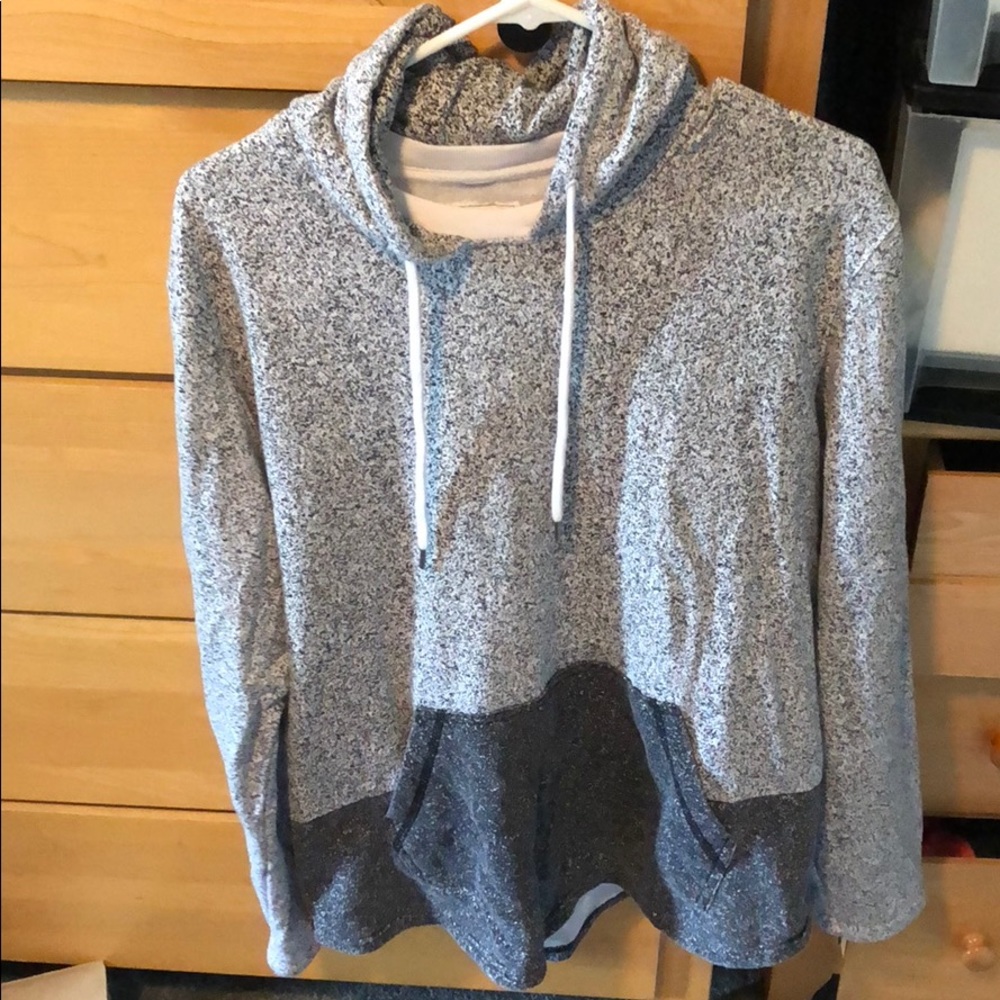 On the byas Sweatshirt